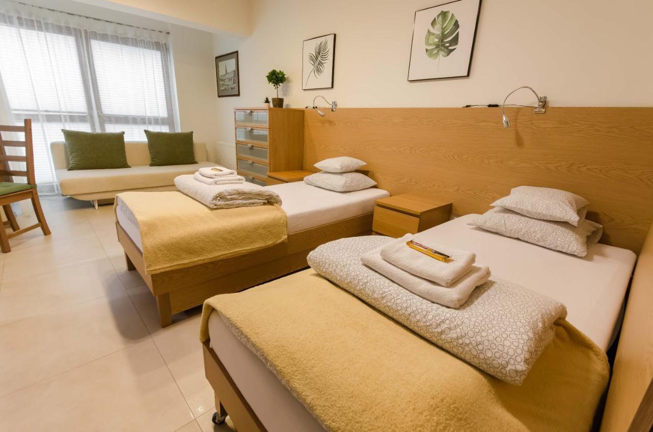 Family Apartments - Private Parking, Krakow